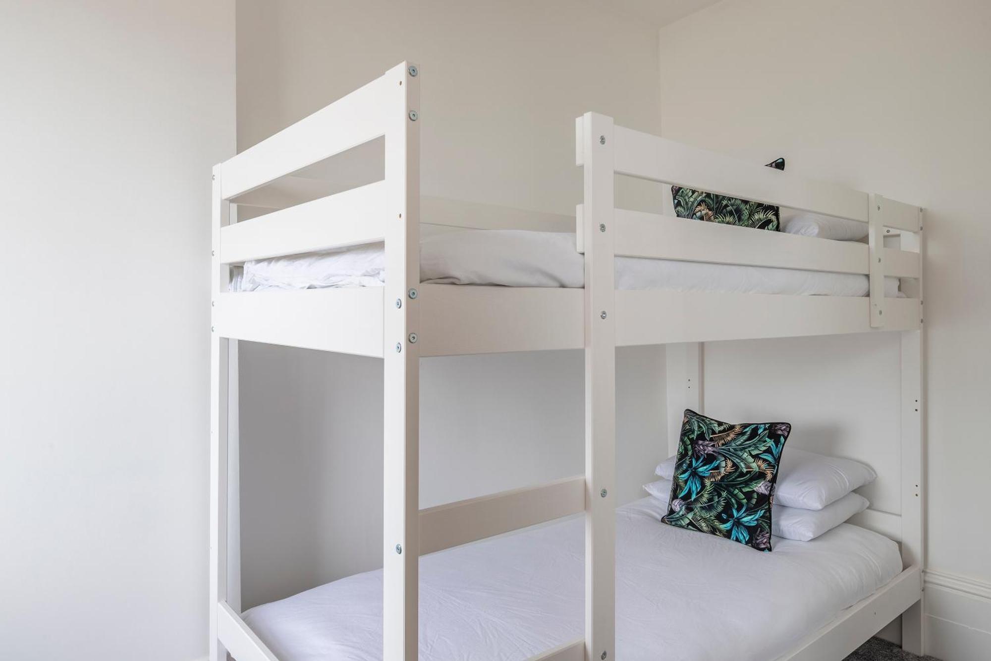 Seaside Serenity: Stylish Sea View Apartments In Herne Bay Exterior foto
